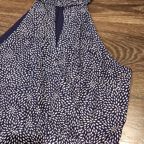❤️ PARKER HALTER FIT & FLARE DRESS IN NAVY WHITE PEBBLE DOT, MEDIUM - Picture 2 of 10